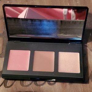 Cream/powder trio